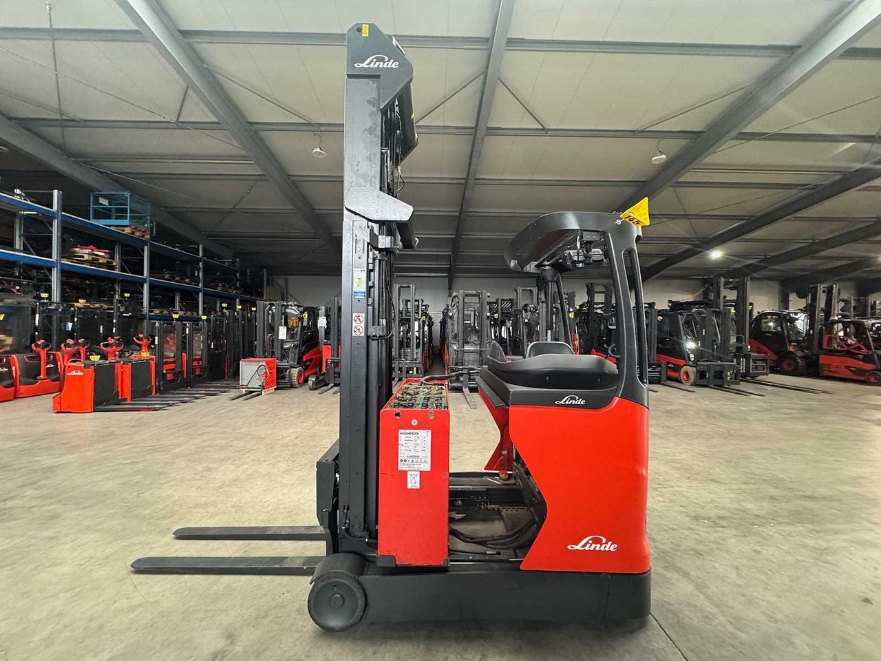 2016 SERVICE+UVV 10/2026 LINDE R16 TRIPLEX 796CM REACH TRUCK FORK ADJUSTER ELECTRIC FORKLIFT - Gaffeltruck: billede 5 2016 SERVICE+UVV 10/2026 LINDE R16 TRIPLEX 796CM REACH TRUCK FORK ADJUSTER ELECTRIC FORKLIFT - Gaffeltruck: billede 5