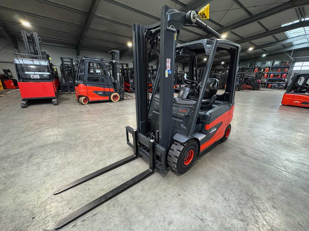 2016 SERVICE + UVV 12/2026 LINDE E25 2,500KG 4X TIRES NEW ELECTRIC FORKLIFT 10,007 HOURS - Gaffeltruck: billede 2 2016 SERVICE + UVV 12/2026 LINDE E25 2,500KG 4X TIRES NEW ELECTRIC FORKLIFT 10,007 HOURS - Gaffeltruck: billede 2