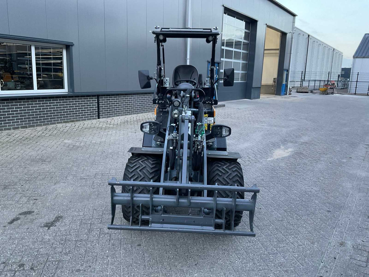 2022 GIANT G2200E X-TRA ELECTRIC MINI SHOVEL - Gummihjulslæsser: billede 3 2022 GIANT G2200E X-TRA ELECTRIC MINI SHOVEL - Gummihjulslæsser: billede 3