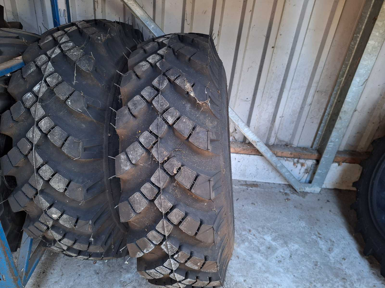 Agricultural tire loader 370-508/1400-20 on rims 8 holes NEW 2x - Dæk og fælge for Traktor: billede 2 Agricultural tire loader 370-508/1400-20 on rims 8 holes NEW 2x - Dæk og fælge for Traktor: billede 2