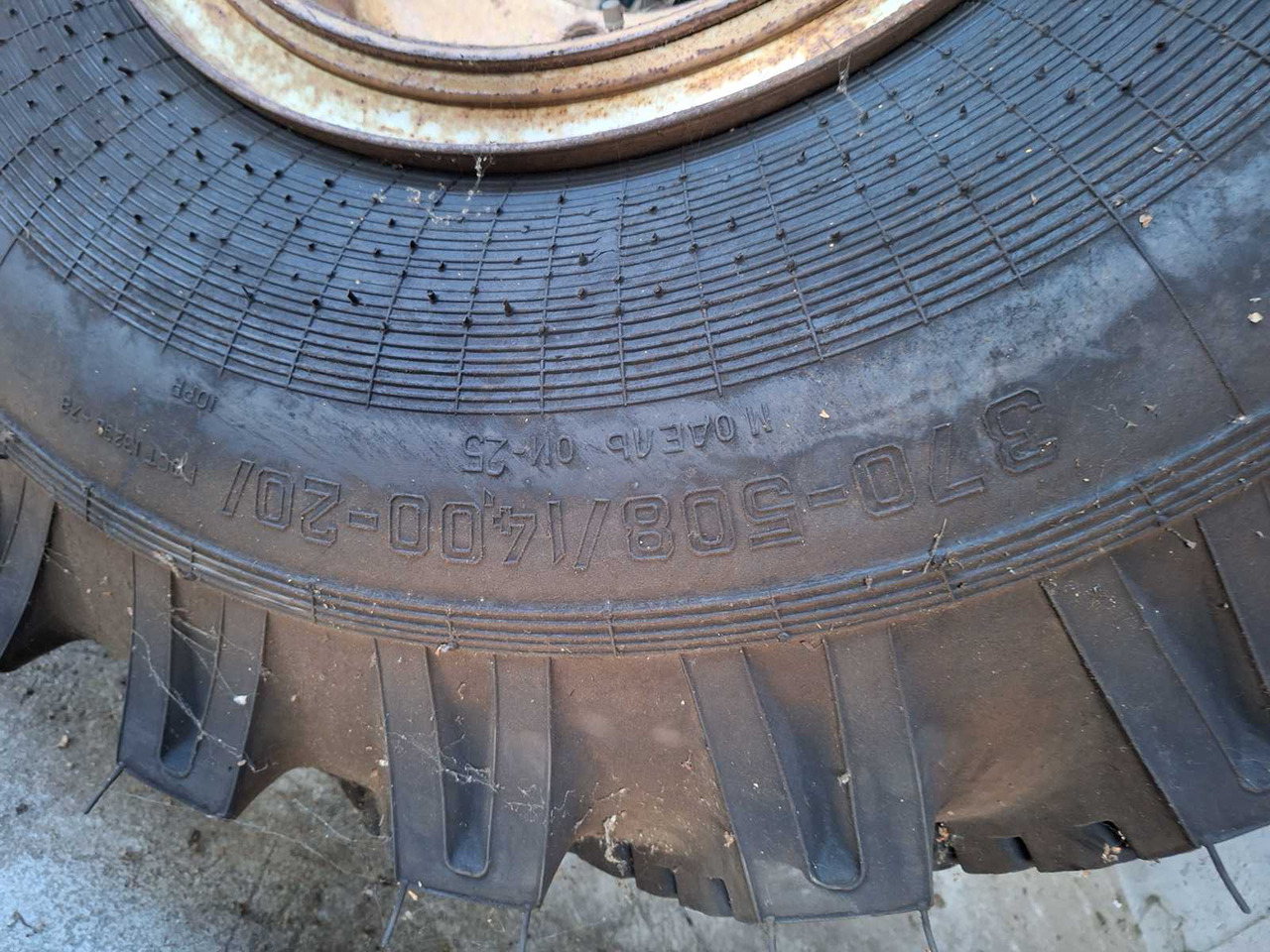 Agricultural tire loader 370-508/1400-20 on rims 8 holes NEW 2x - Dæk og fælge for Traktor: billede 5 Agricultural tire loader 370-508/1400-20 on rims 8 holes NEW 2x - Dæk og fælge for Traktor: billede 5