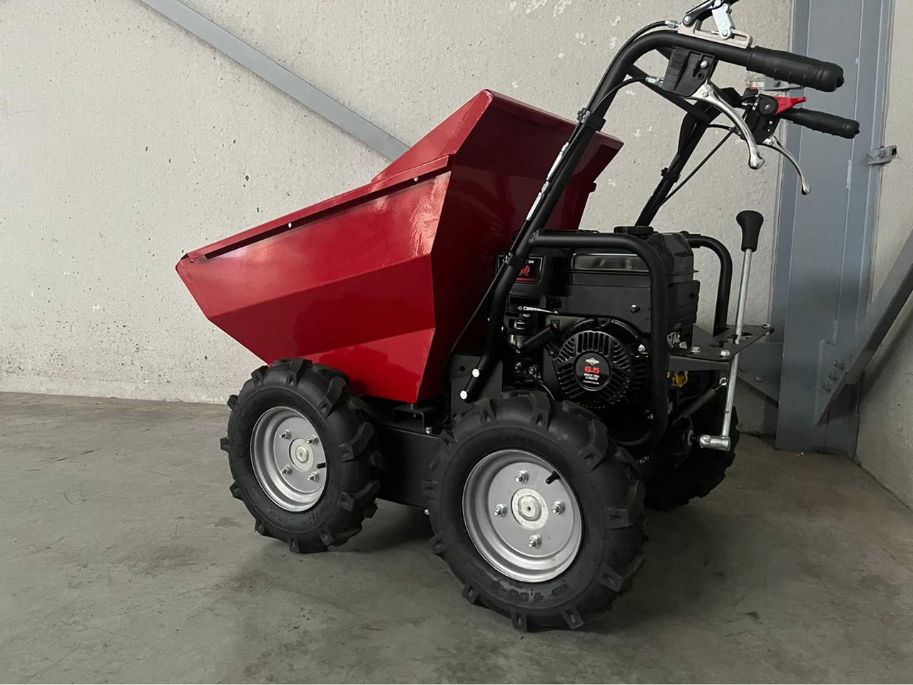 BRIGGS & STRATTON MOTORIZED WHEELBARROW - Mini Tipvogn: billede 3 BRIGGS & STRATTON MOTORIZED WHEELBARROW - Mini Tipvogn: billede 3