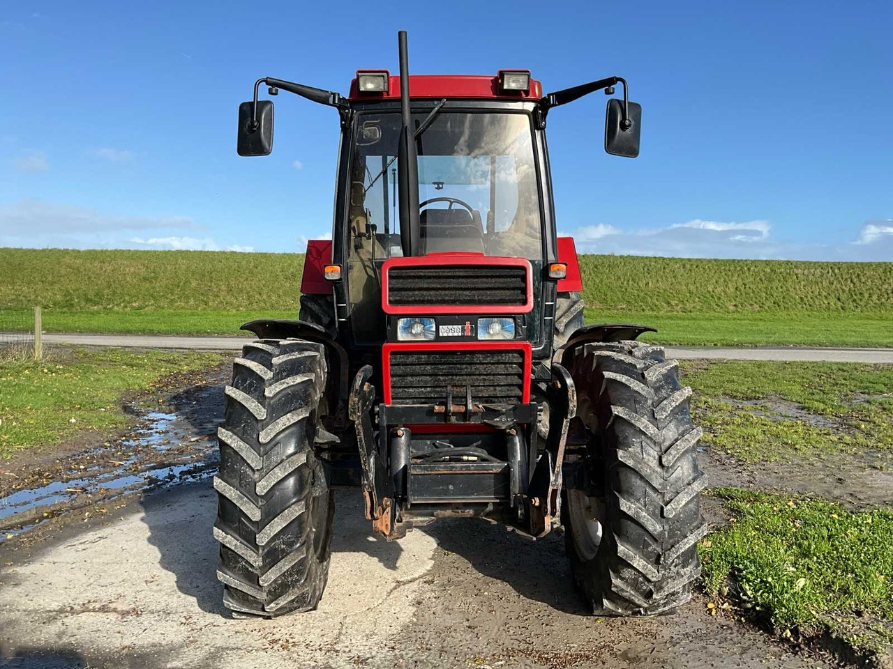 Case international 1988 CASE INTERNATIONAL 845XL ALL-WHEEL DRIVE FARM TRACTOR - Traktor: billede 3 Case international 1988 CASE INTERNATIONAL 845XL ALL-WHEEL DRIVE FARM TRACTOR - Traktor: billede 3