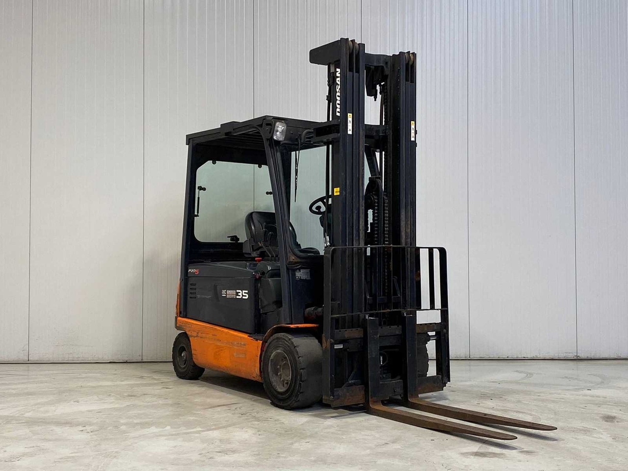DOOSAN - B35X-5 - FORKLIFT - TRIPLEX - FREELIFT - SIDESHIFT - Gaffeltruck: billede 2 DOOSAN - B35X-5 - FORKLIFT - TRIPLEX - FREELIFT - SIDESHIFT - Gaffeltruck: billede 2