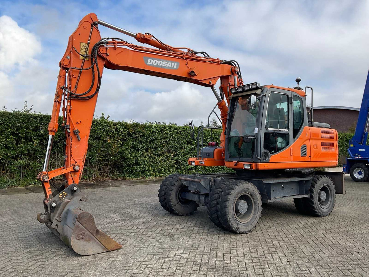 Doosan DX140W-3 - Hjulgravemaskine: billede 1 Doosan DX140W-3 - Hjulgravemaskine: billede 1
