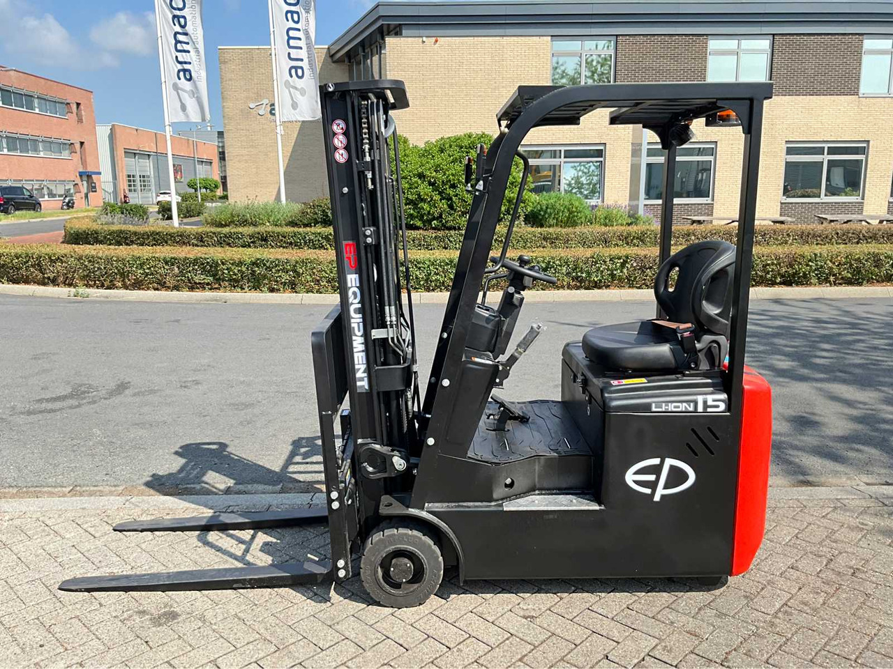 EP EFS 151 - 4.35 METER TRIPLEX - LI-ION - FREE-LIFT - SIDE-SHIFT - FORKLIFT - Gaffeltruck: billede 2 EP EFS 151 - 4.35 METER TRIPLEX - LI-ION - FREE-LIFT - SIDE-SHIFT - FORKLIFT - Gaffeltruck: billede 2