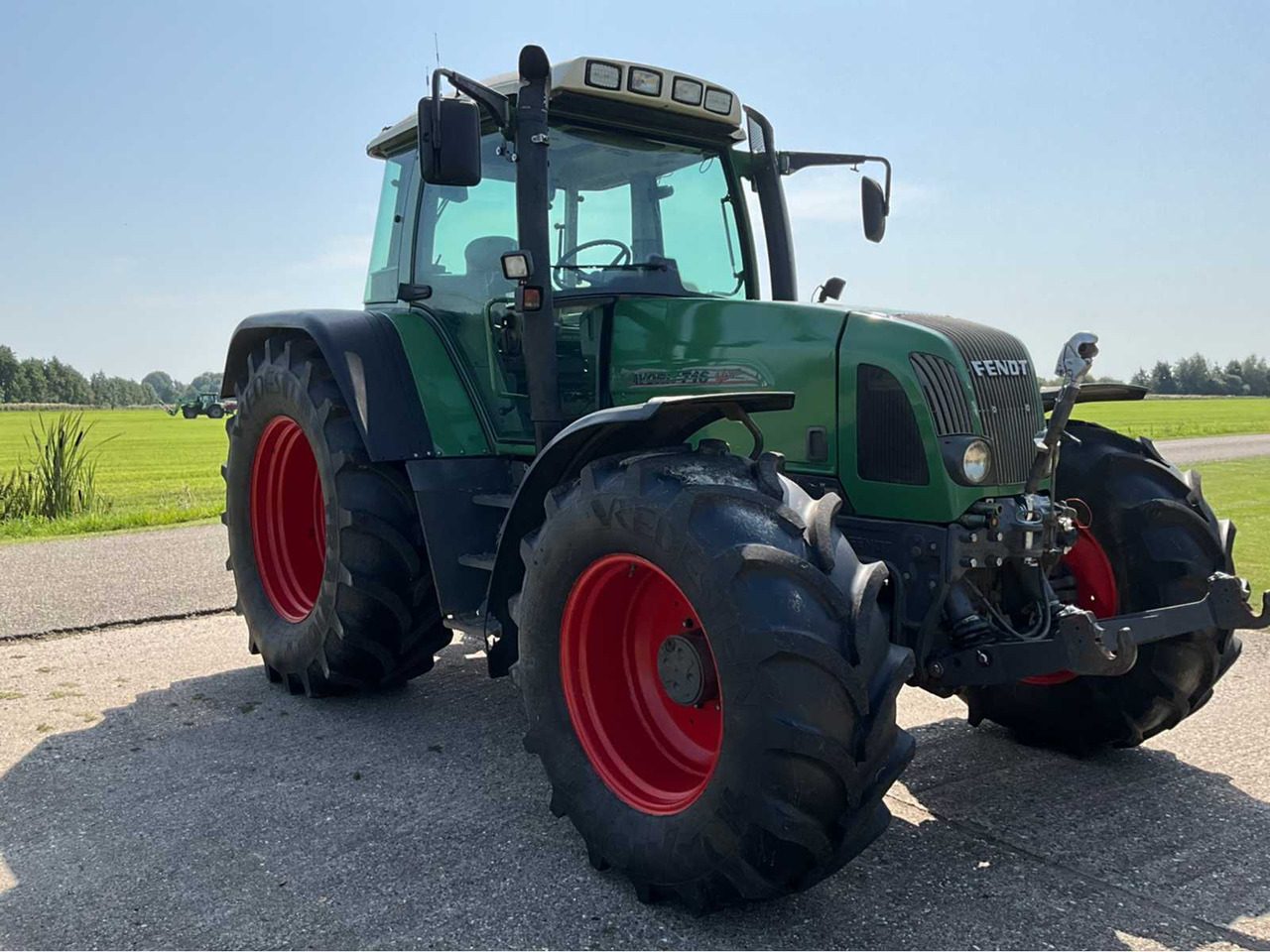 Fendt 2001 FENDT FAVORIT 716 VARIO ALL-WHEEL DRIVE FARM TRACTOR - Traktor: billede 4 Fendt 2001 FENDT FAVORIT 716 VARIO ALL-WHEEL DRIVE FARM TRACTOR - Traktor: billede 4