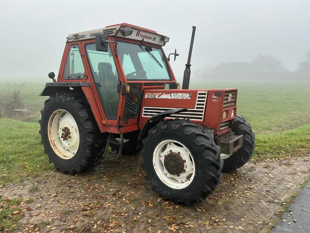 Fiat 1990 FIAT 70-90 DT ALL-WHEEL DRIVE FARM TRACTOR - Traktor: billede 3 Fiat 1990 FIAT 70-90 DT ALL-WHEEL DRIVE FARM TRACTOR - Traktor: billede 3