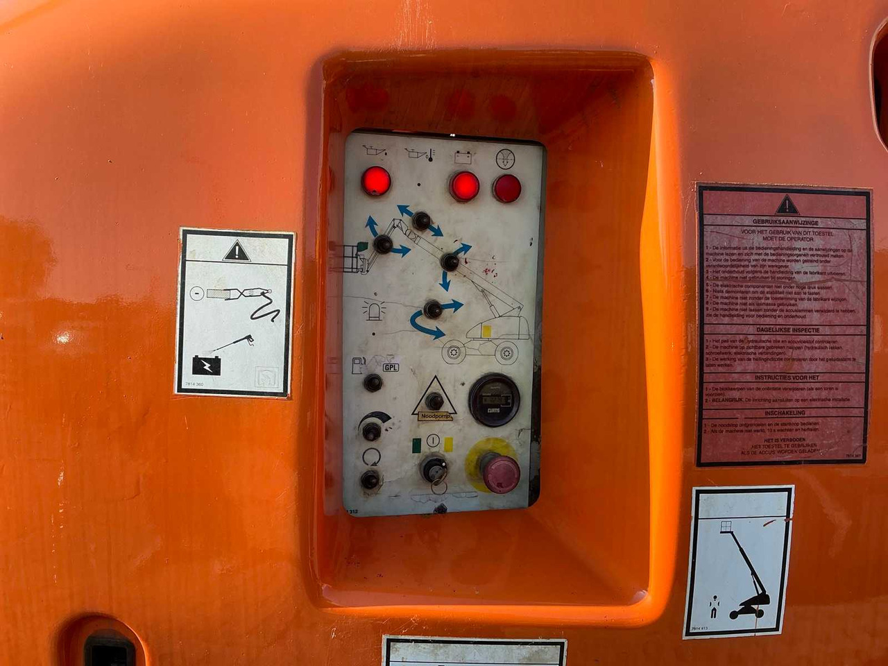 HAULOTTE 2000 HAULOTTE H25TPX AERIAL WORK PLATFORMS - Lift: billede 5 HAULOTTE 2000 HAULOTTE H25TPX AERIAL WORK PLATFORMS - Lift: billede 5