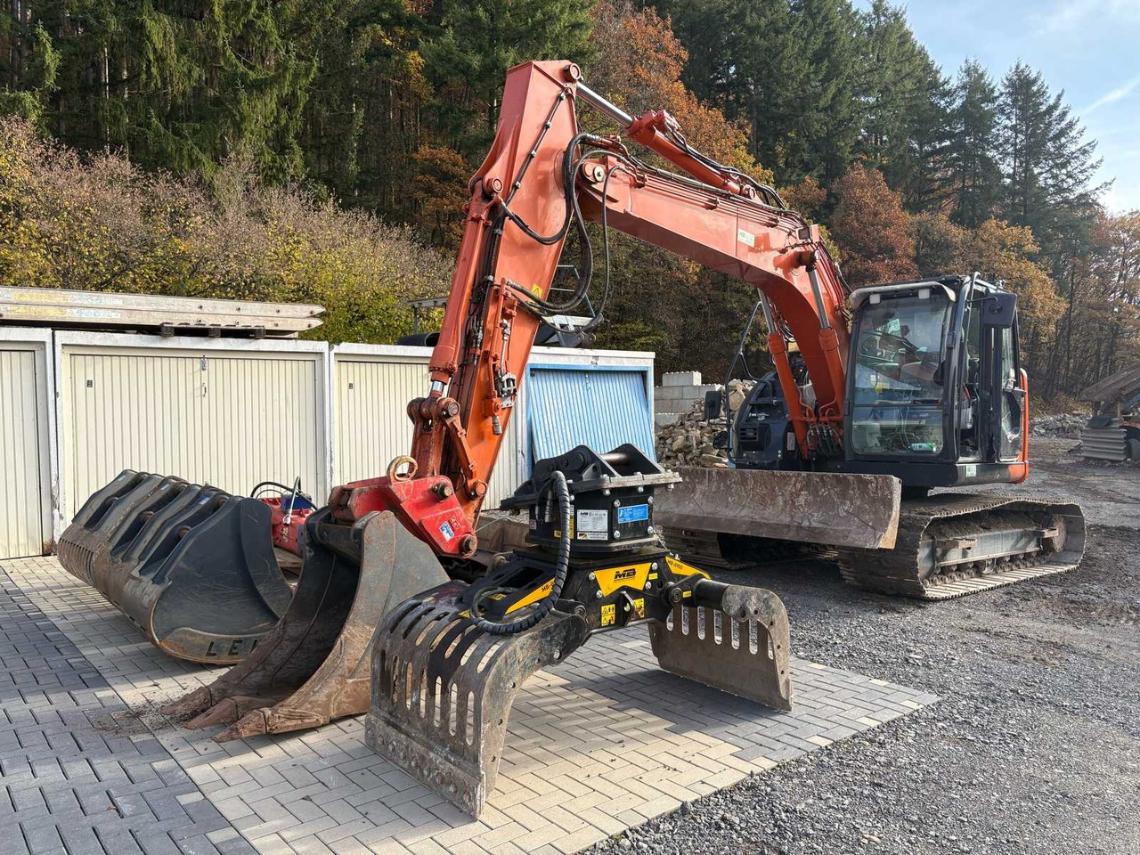 HITACHI ZX135US (2021) – CRAWLER EXCAVATOR WITH HUGE ACCESSORY PACKAGE - Gravemaskine: billede 1 HITACHI ZX135US (2021) – CRAWLER EXCAVATOR WITH HUGE ACCESSORY PACKAGE - Gravemaskine: billede 1