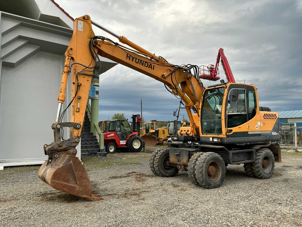 HYUNDAI - ROBEX 140W-9 - WHEELED EXCAVATOR - 2010 - Hjulgravemaskine: billede 2 HYUNDAI - ROBEX 140W-9 - WHEELED EXCAVATOR - 2010 - Hjulgravemaskine: billede 2