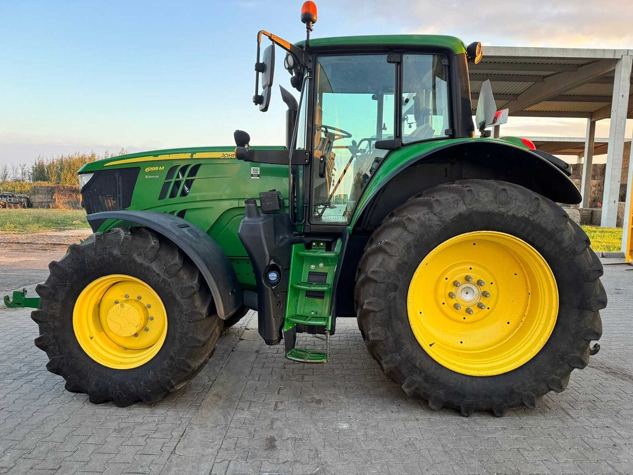 JOHN DEERE 6195 M - Traktor: billede 1 JOHN DEERE 6195 M - Traktor: billede 1