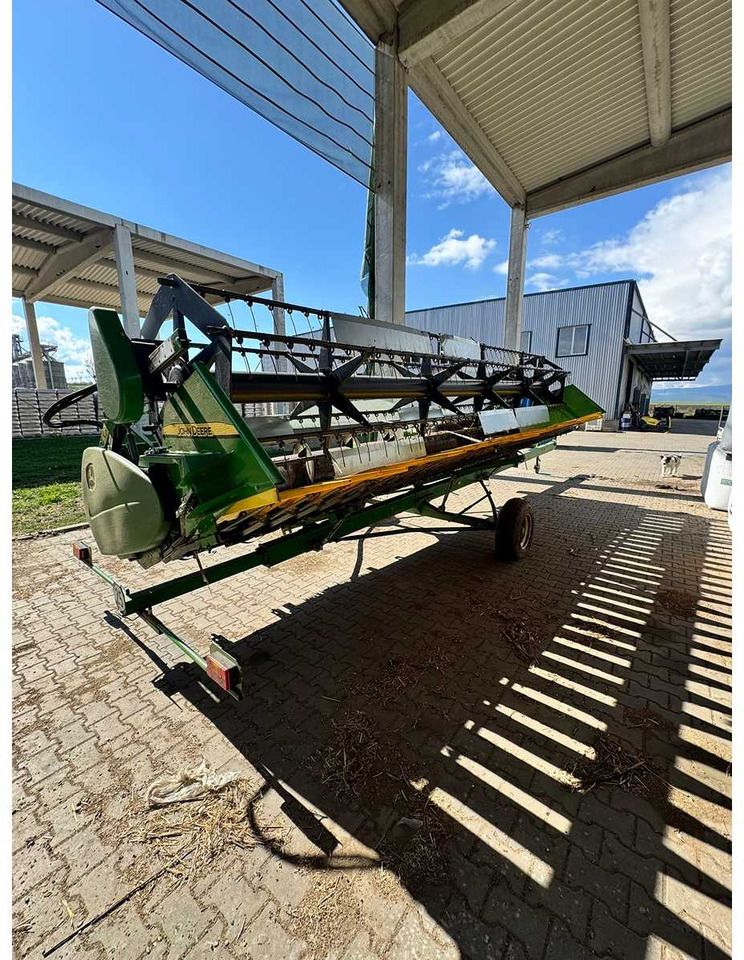 JOHN DEERE 622 - Mejetærsker: billede 2 JOHN DEERE 622 - Mejetærsker: billede 2