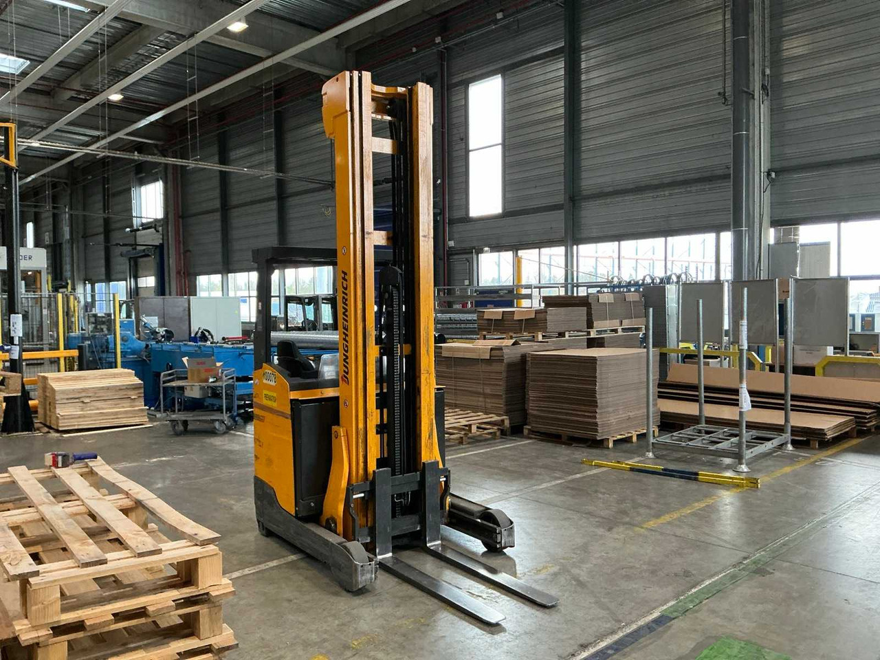 JUNGHEINRICH - 2014 - ETV214 - FORKLIFT - Gaffeltruck: billede 3 JUNGHEINRICH - 2014 - ETV214 - FORKLIFT - Gaffeltruck: billede 3