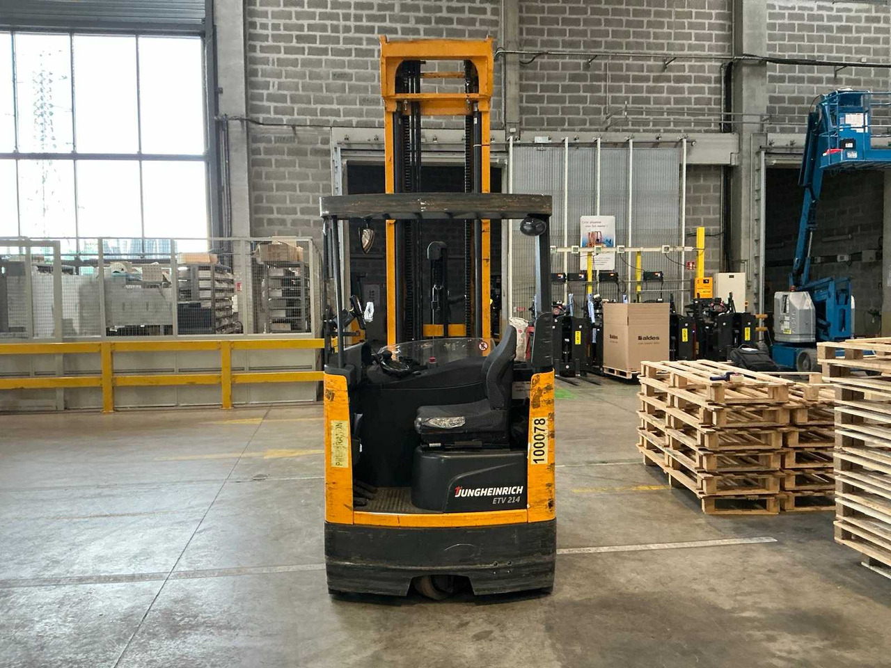 JUNGHEINRICH - 2014 - ETV214 - FORKLIFT - Gaffeltruck: billede 5 JUNGHEINRICH - 2014 - ETV214 - FORKLIFT - Gaffeltruck: billede 5