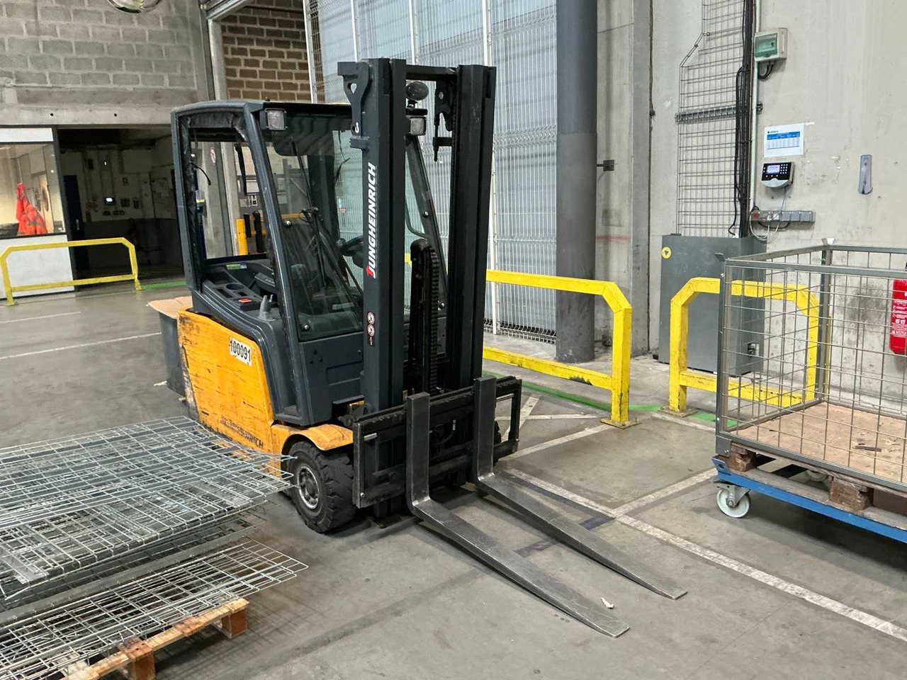 JUNGHEINRICH - 2015 - EFG216 - COUNTERBALANCE FORKLIFT - Gaffeltruck: billede 1 JUNGHEINRICH - 2015 - EFG216 - COUNTERBALANCE FORKLIFT - Gaffeltruck: billede 1