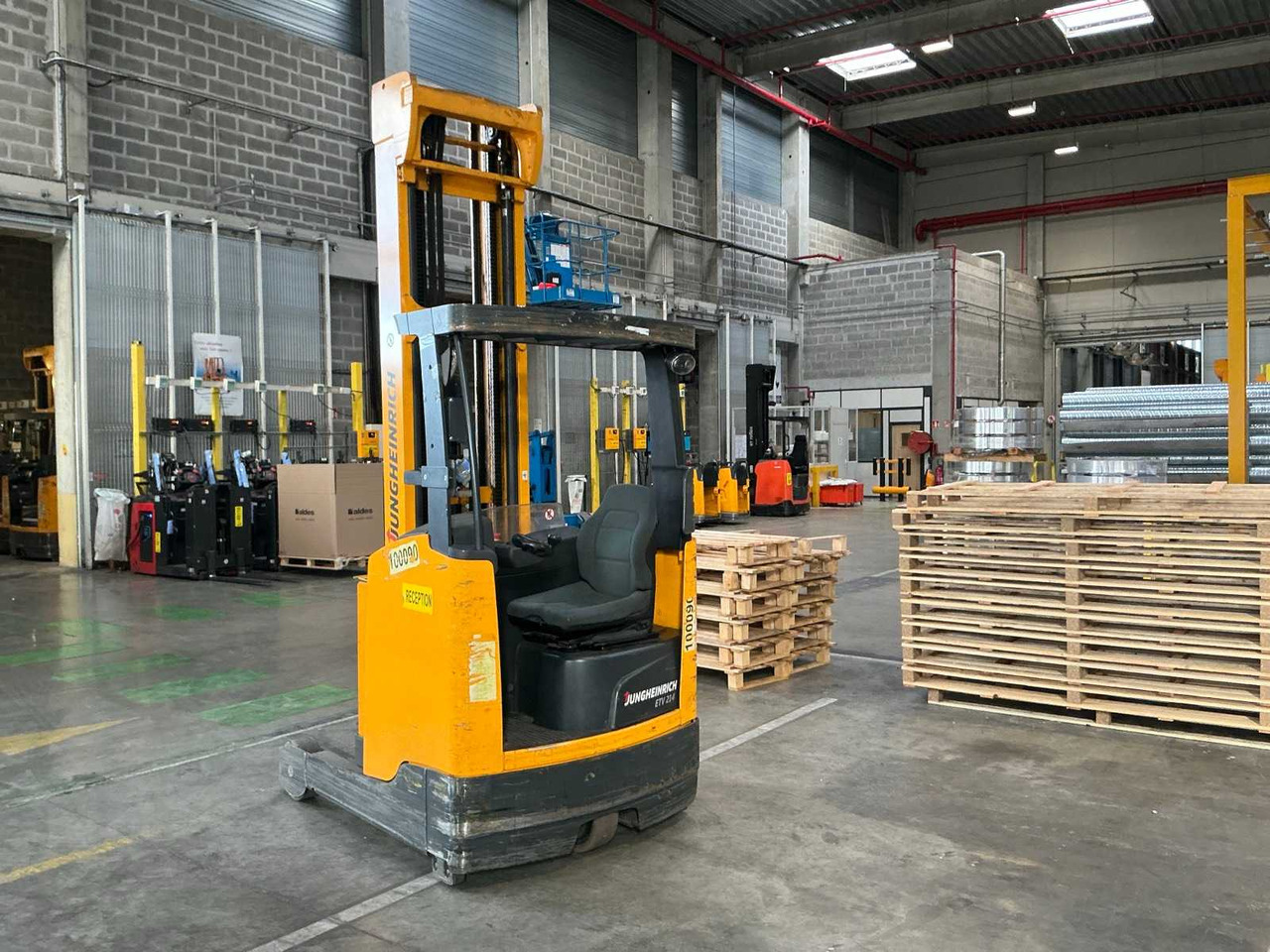 JUNGHEINRICH - 2015 - ETV214 - FORKLIFT - Gaffeltruck: billede 4 JUNGHEINRICH - 2015 - ETV214 - FORKLIFT - Gaffeltruck: billede 4