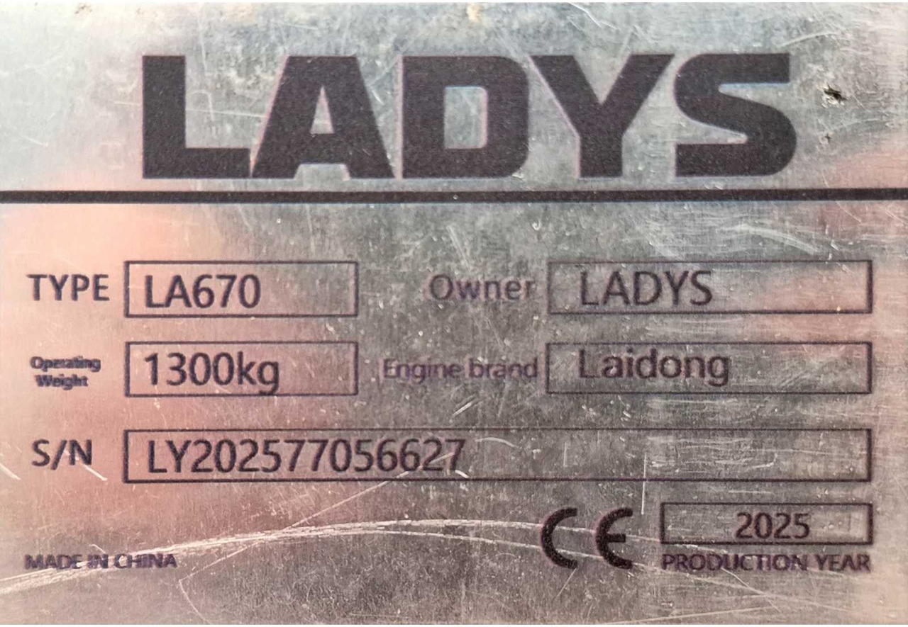 LADYS - 2025 - LA670 - SKID STEER LOADER - Skridstyret minilæsser på bånd: billede 5 LADYS - 2025 - LA670 - SKID STEER LOADER - Skridstyret minilæsser på bånd: billede 5