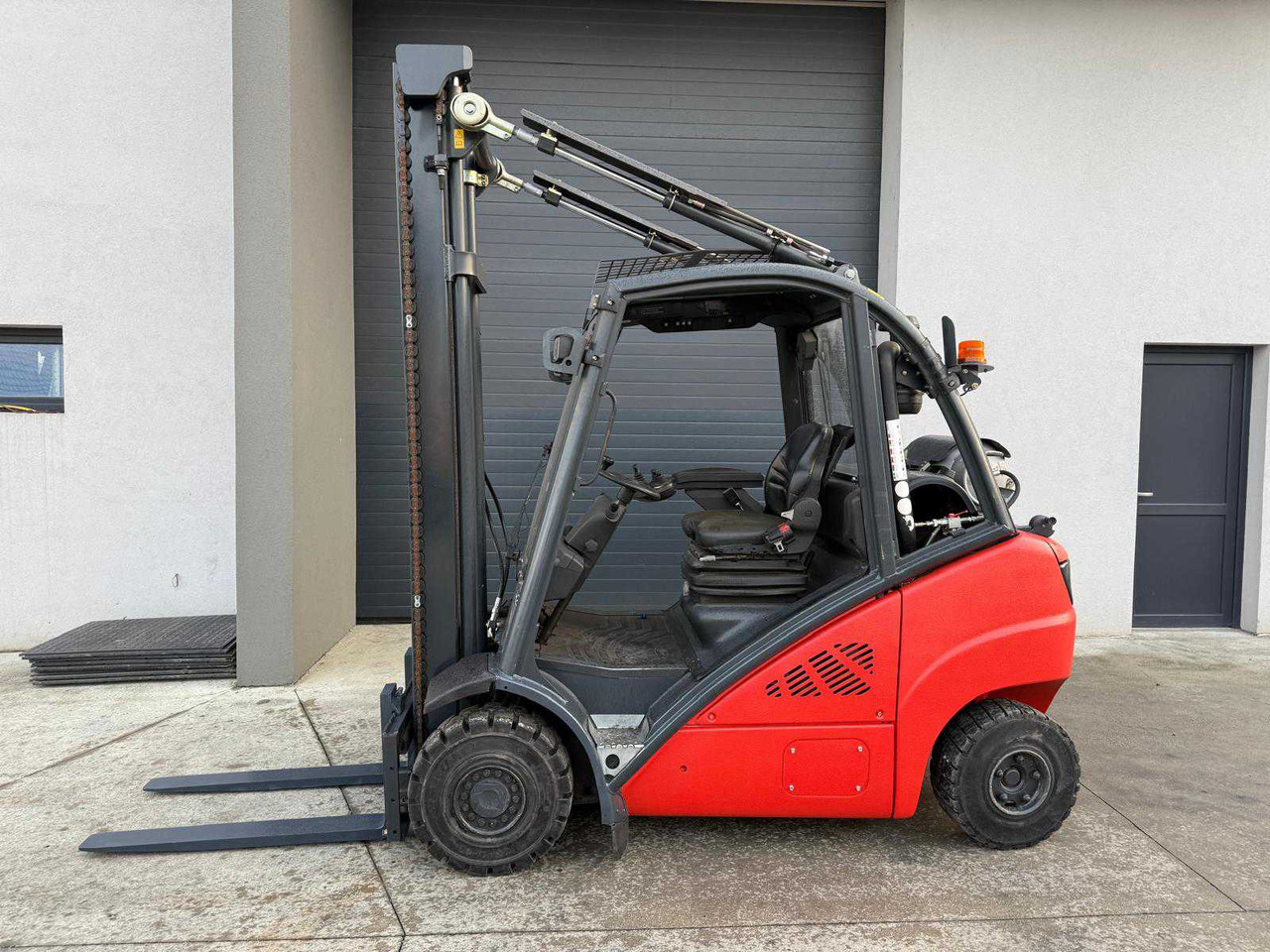 LINDE - H25T-01 - FORKLIFT TRUCKS - 2011 - Gaffeltruck: billede 2 LINDE - H25T-01 - FORKLIFT TRUCKS - 2011 - Gaffeltruck: billede 2