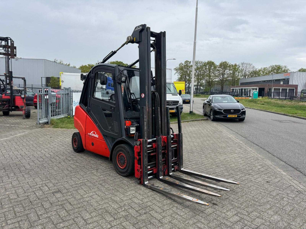 LINDE - H30 - FORKLIFT TRUCKS - 2006 - Gaffeltruck: billede 1 LINDE - H30 - FORKLIFT TRUCKS - 2006 - Gaffeltruck: billede 1