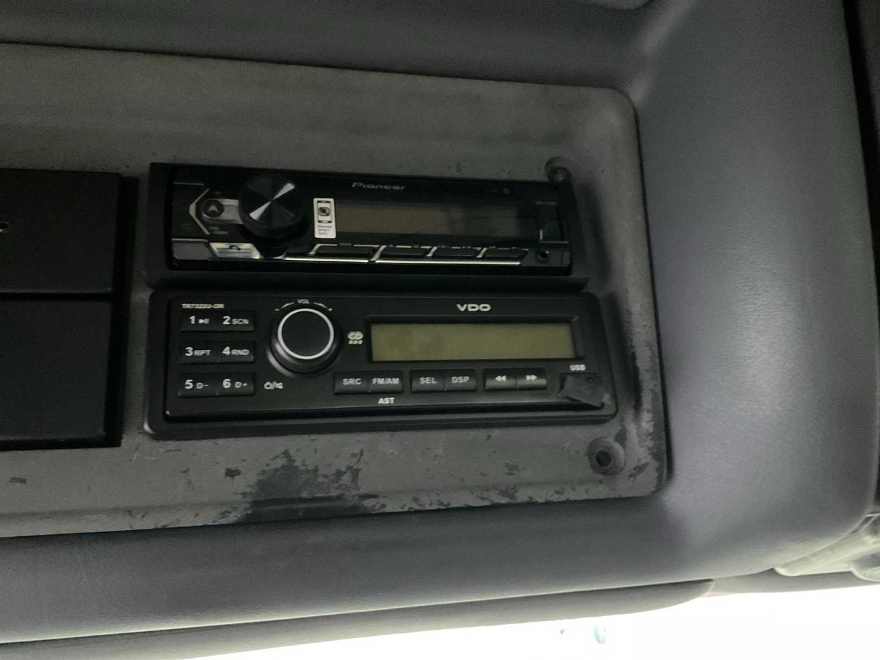 Lastbil 2004 RENAULT HD 370-19T SEMI-TRAILER TRACTOR: billede 17