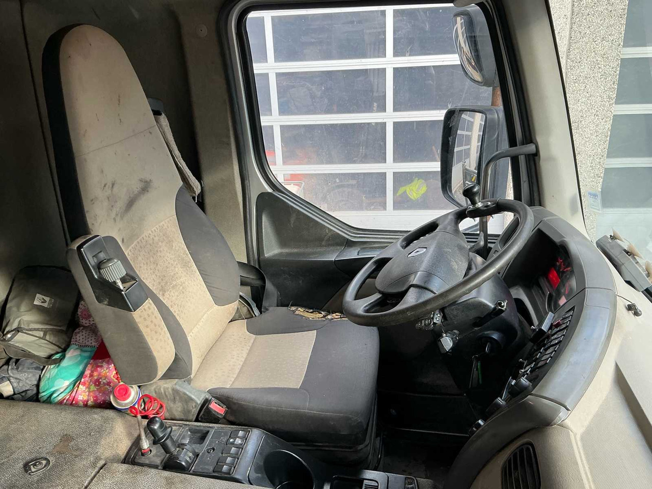 Lastbil 2011 RENAULT KERAX 460 TRIDEM TRUCK WITH CRANE AND CONTAINER: billede 18