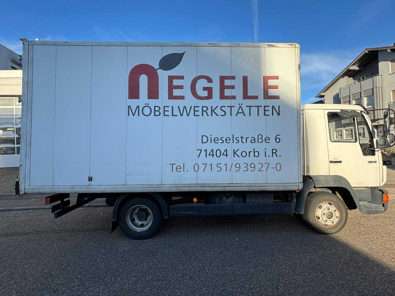 MAN 8-163 / L 2000 TRUCK WITH BOX - Lastbil: billede 2 MAN 8-163 / L 2000 TRUCK WITH BOX - Lastbil: billede 2