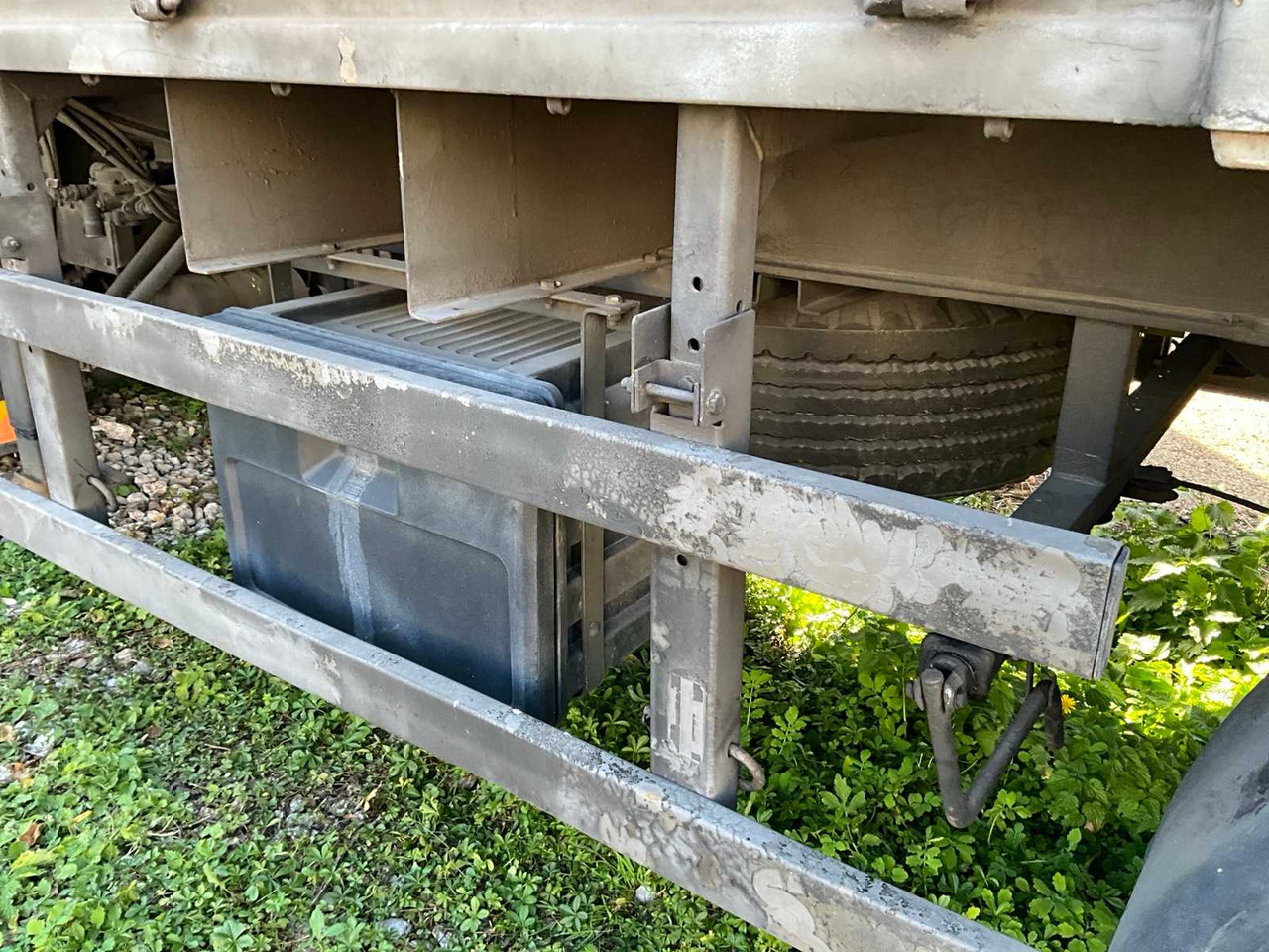 Lastbil TRACTOR UNIT WITH SEMI-TRAILER: billede 9 Lastbil TRACTOR UNIT WITH SEMI-TRAILER: billede 9