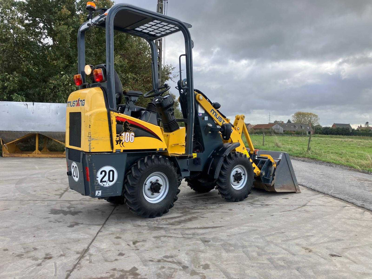 Gummihjulslæsser MUSTANG - AL 100 - SHOVEL - 2015: billede 8