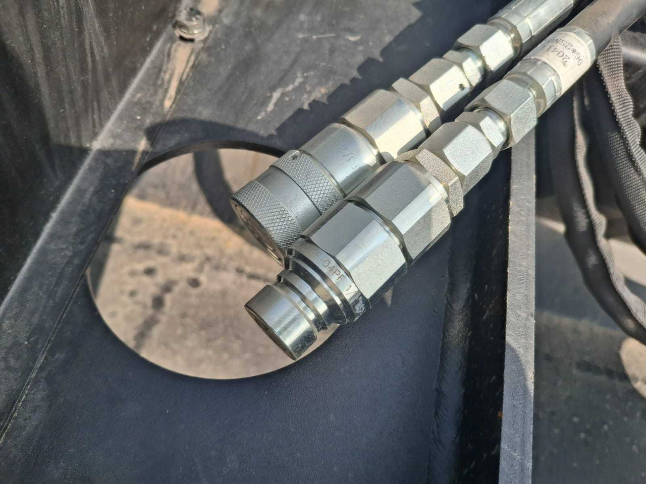 Rhino-cross 72 inch grapple Bucket - Maskine til jordbearbejdning: billede 5 Rhino-cross 72 inch grapple Bucket - Maskine til jordbearbejdning: billede 5