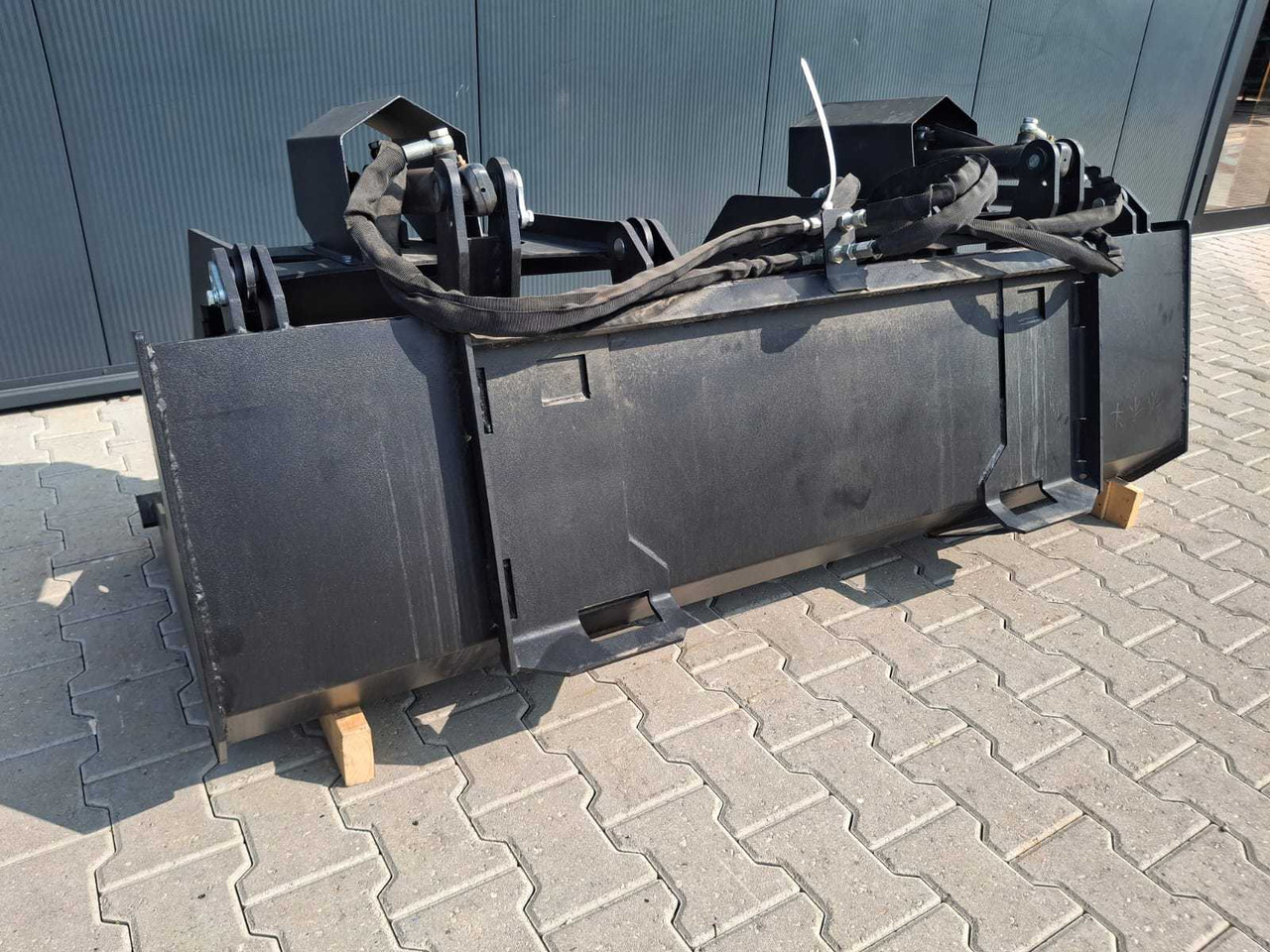Rhino-cross 72 inch grapple Bucket - Maskine til jordbearbejdning: billede 3 Rhino-cross 72 inch grapple Bucket - Maskine til jordbearbejdning: billede 3