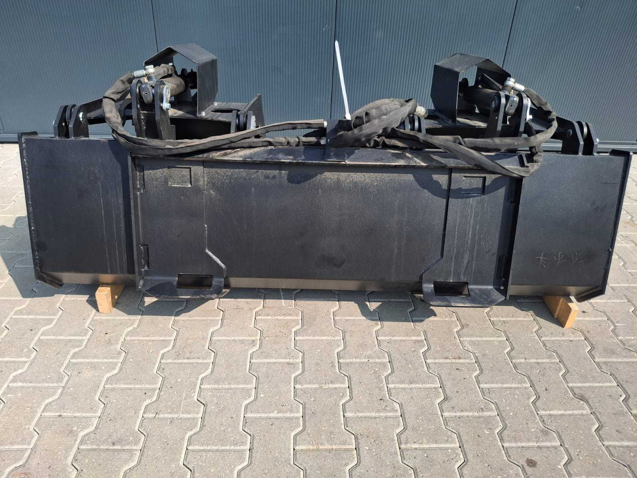 Rhino-cross 72 inch grapple Bucket - Maskine til jordbearbejdning: billede 4 Rhino-cross 72 inch grapple Bucket - Maskine til jordbearbejdning: billede 4