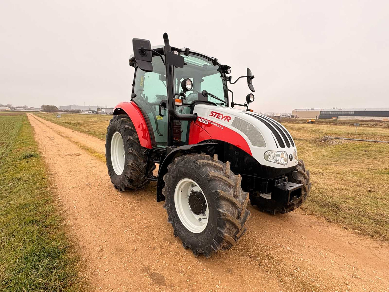 STEYR 4065 S - COMPACT ALL-WHEEL DRIVE TRACTOR (2022) - Traktor: billede 3 STEYR 4065 S - COMPACT ALL-WHEEL DRIVE TRACTOR (2022) - Traktor: billede 3