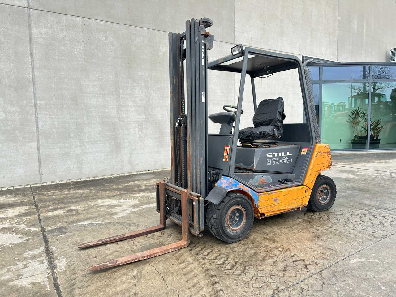 STILL - 2002 - R70-25L - FORKLIFT TRUCK - Gaffeltruck: billede 1 STILL - 2002 - R70-25L - FORKLIFT TRUCK - Gaffeltruck: billede 1