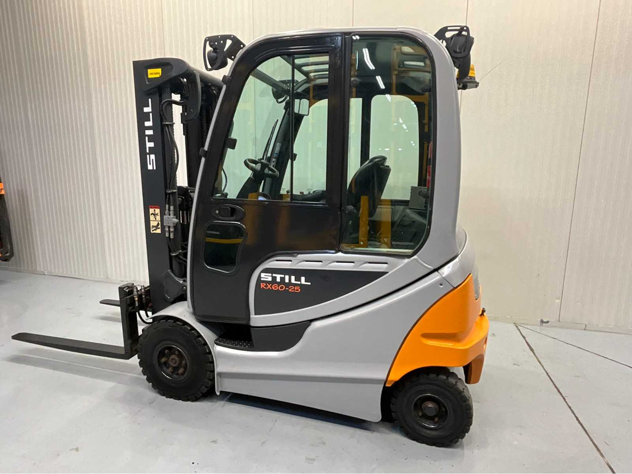 STILL - RX60-25 - FORKLIFT TRIPLEX - SITESHIFT - FREELIFT - BATTERY FROM 2021 - CLOSED CABIN - AIR CONDITIONING - Gaffeltruck: billede 3 STILL - RX60-25 - FORKLIFT TRIPLEX - SITESHIFT - FREELIFT - BATTERY FROM 2021 - CLOSED CABIN - AIR CONDITIONING - Gaffeltruck: billede 3
