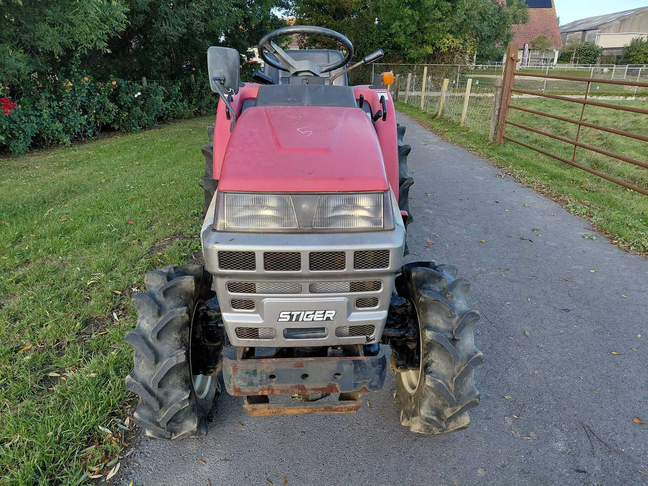 Shibaura P185F - Minitraktor: billede 2 Shibaura P185F - Minitraktor: billede 2