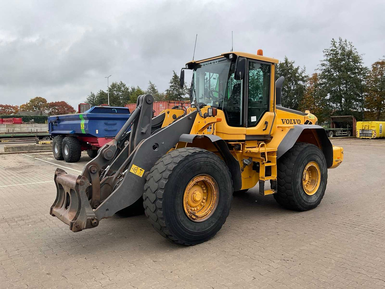 Volvo L120F - Gummihjulslæsser: billede 1 Volvo L120F - Gummihjulslæsser: billede 1