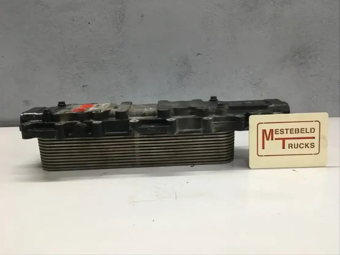 Iveco Oliekoeler cursor euro 6 - Motor og reservedele for Lastbil: billede 1 Iveco Oliekoeler cursor euro 6 - Motor og reservedele for Lastbil: billede 1