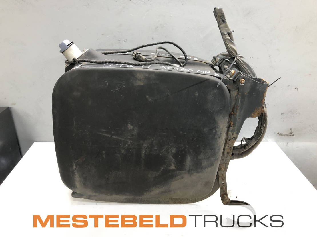 Mercedes-Benz Ad blue tank - Udstødningssystem for Lastbil: billede 1 Mercedes-Benz Ad blue tank - Udstødningssystem for Lastbil: billede 1