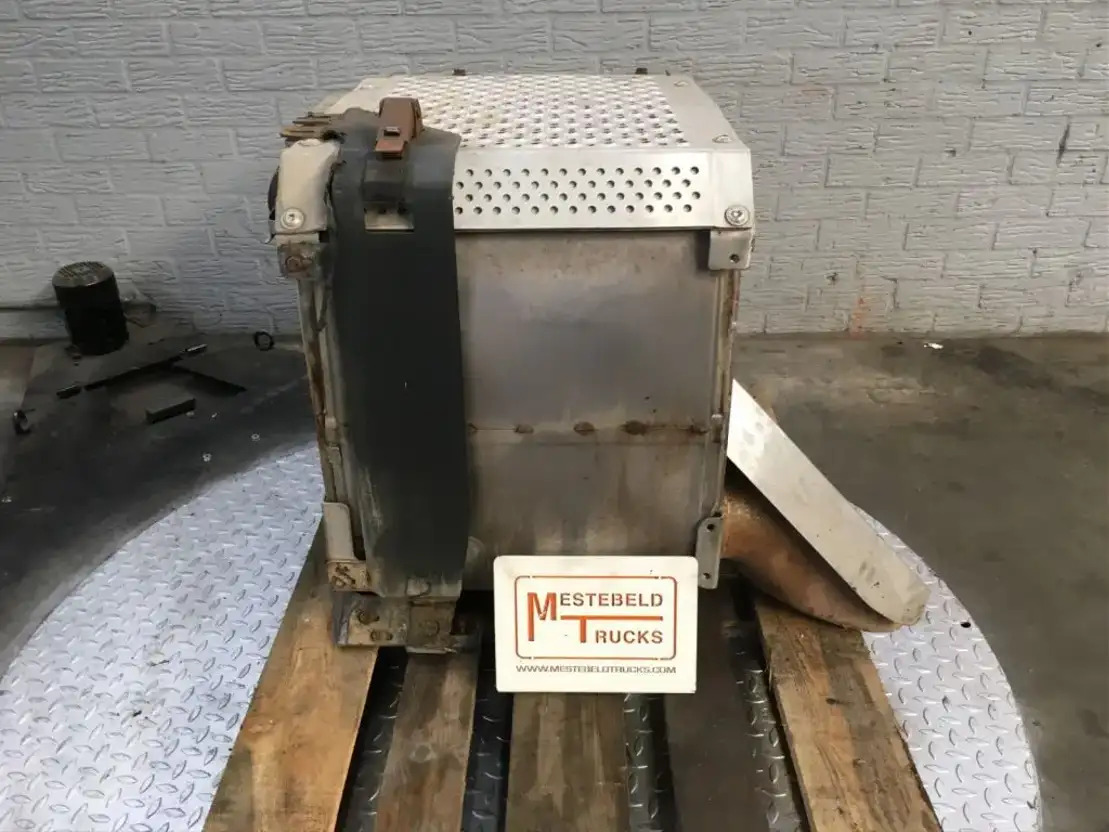 Mercedes-Benz Katalysator - Udstødningssystem for Lastbil: billede 1 Mercedes-Benz Katalysator - Udstødningssystem for Lastbil: billede 1