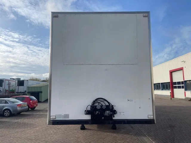 Kögel 3 AXELS (2X LIFT AXELS) DISK BRAKE 7CM FRIGO BOX - Varevogn sættevogn: billede 2 Kögel 3 AXELS (2X LIFT AXELS) DISK BRAKE 7CM FRIGO BOX - Varevogn sættevogn: billede 2