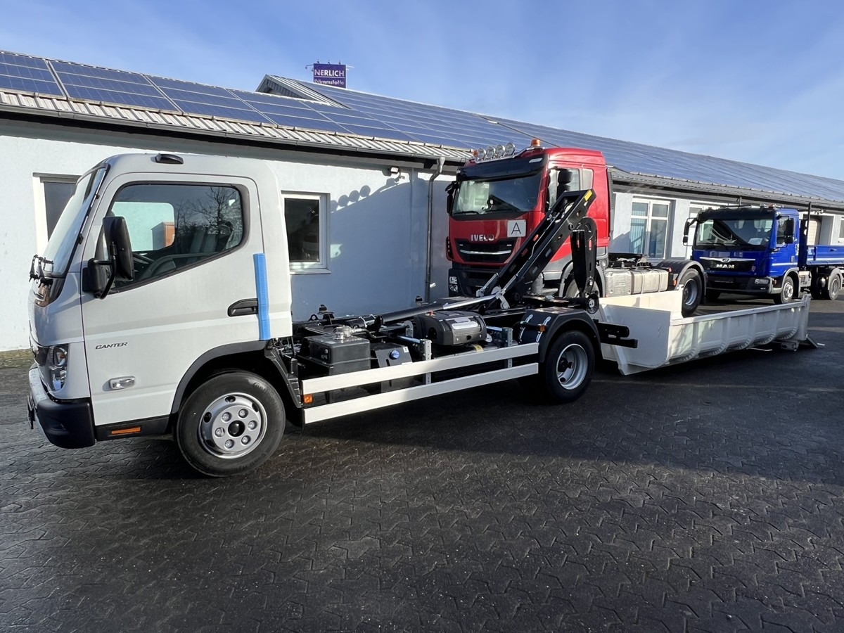 FUSO Canter FUSO 7C18 City Abrollkipper Miete - Lastbil kroghejs: billede 3 FUSO Canter FUSO 7C18 City Abrollkipper Miete - Lastbil kroghejs: billede 3