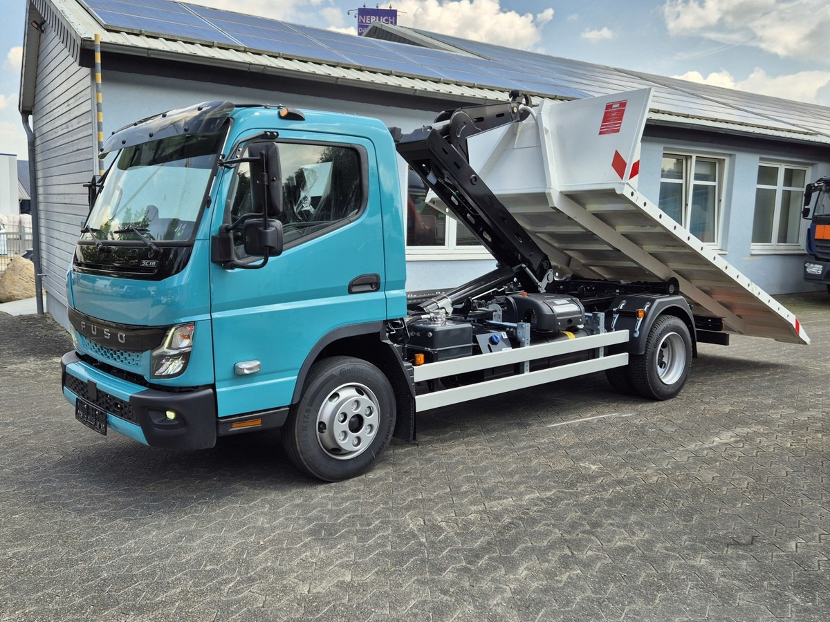 FUSO Canter FUSO 9C18 City Abrollkipper Krokbil Color - Lastbil kroghejs, Lastbil med kran: billede 1 FUSO Canter FUSO 9C18 City Abrollkipper Krokbil Color - Lastbil kroghejs, Lastbil med kran: billede 1
