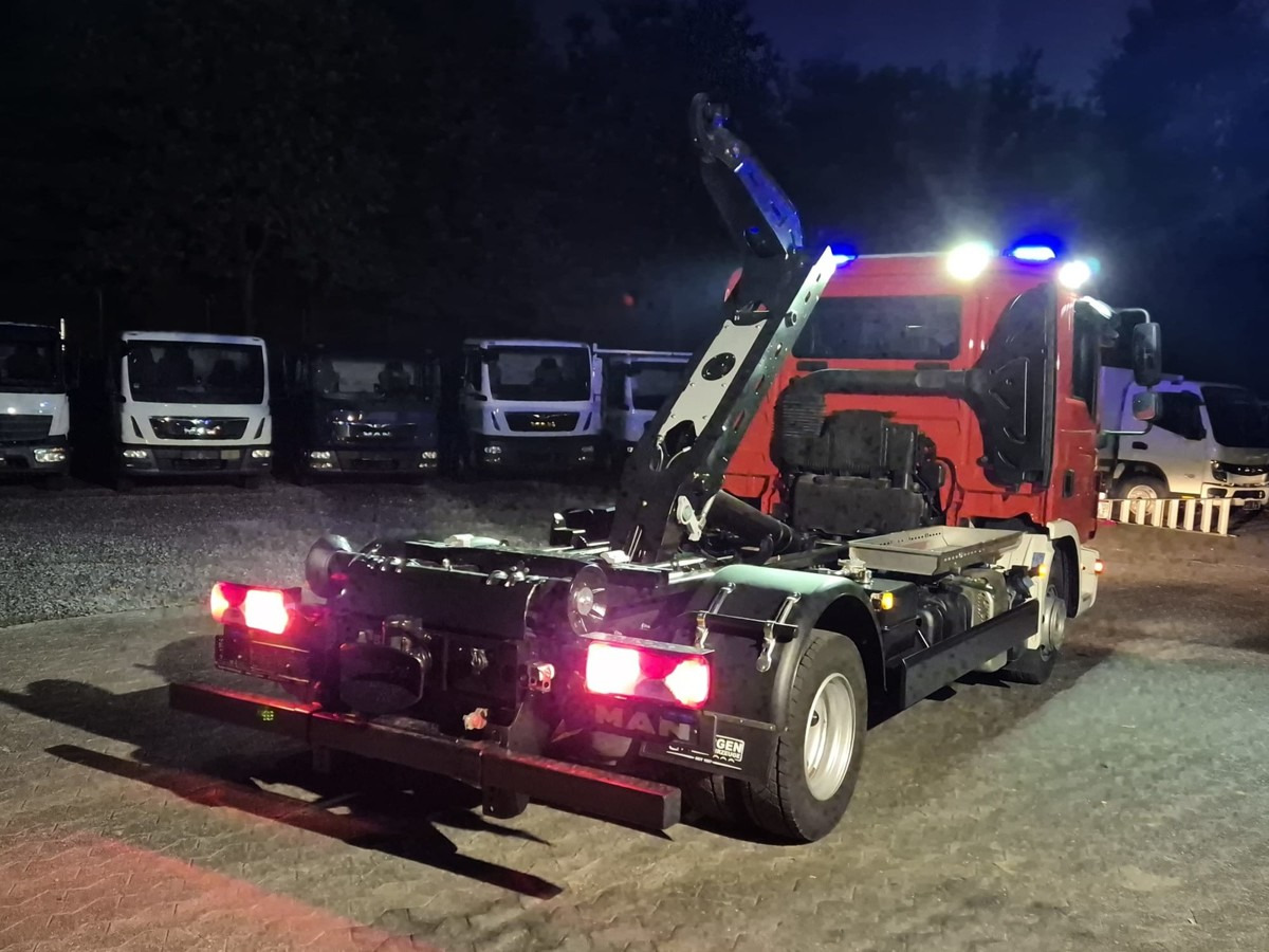 Leje en MAN TGL 8.190 Feuerwehrfahrzeug City Abrollkipper MAN TGL 8.190 Feuerwehrfahrzeug City Abrollkipper: billede 10 Leje en MAN TGL 8.190 Feuerwehrfahrzeug City Abrollkipper MAN TGL 8.190 Feuerwehrfahrzeug City Abrollkipper: billede 10