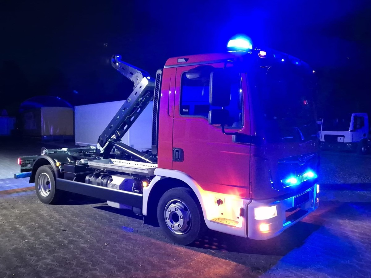 Leje en MAN TGL 8.190 Feuerwehrfahrzeug City Abrollkipper MAN TGL 8.190 Feuerwehrfahrzeug City Abrollkipper: billede 11 Leje en MAN TGL 8.190 Feuerwehrfahrzeug City Abrollkipper MAN TGL 8.190 Feuerwehrfahrzeug City Abrollkipper: billede 11