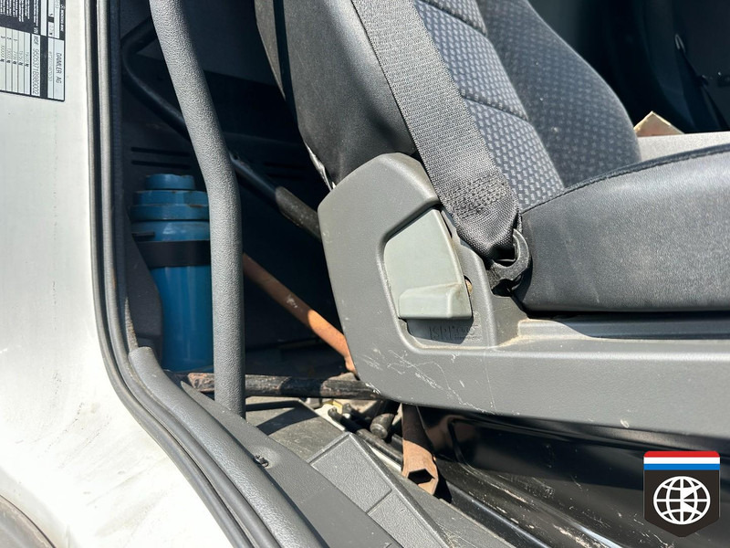 Mercedes-Benz AXOR 1833 TAIL LIFT - MANUAL GEARBOX - Lastbil med presenning: billede 2 Mercedes-Benz AXOR 1833 TAIL LIFT - MANUAL GEARBOX - Lastbil med presenning: billede 2