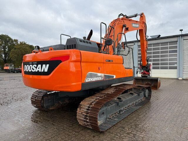 Doosan DX 255 LC-5, Rototilt,Div. Löffel,Greifer+Hammer - Bæltegravemaskine: billede 4 Doosan DX 255 LC-5, Rototilt,Div. Löffel,Greifer+Hammer - Bæltegravemaskine: billede 4