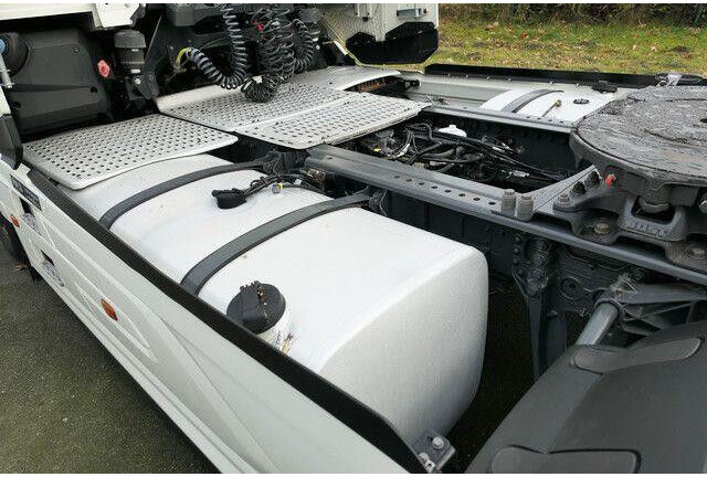 DAF XG 530 FT 4x2, Intarder, 2x Tank, Standklima - Trækker: billede 4 DAF XG 530 FT 4x2, Intarder, 2x Tank, Standklima - Trækker: billede 4