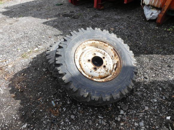 2 Roues pour engin de chantier Pirelli FS40 - Komplet hjul for Traktor: billede 1 2 Roues pour engin de chantier Pirelli FS40 - Komplet hjul for Traktor: billede 1