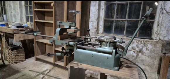 Mortaiseuse RAPID – en parfait état de fonctionnement - Træbearbejdningsmaskine: billede 1 Mortaiseuse RAPID – en parfait état de fonctionnement - Træbearbejdningsmaskine: billede 1